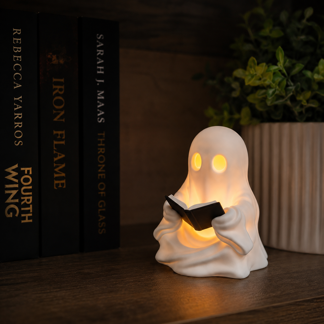 👻📖 The Little Reading Ghost Decor