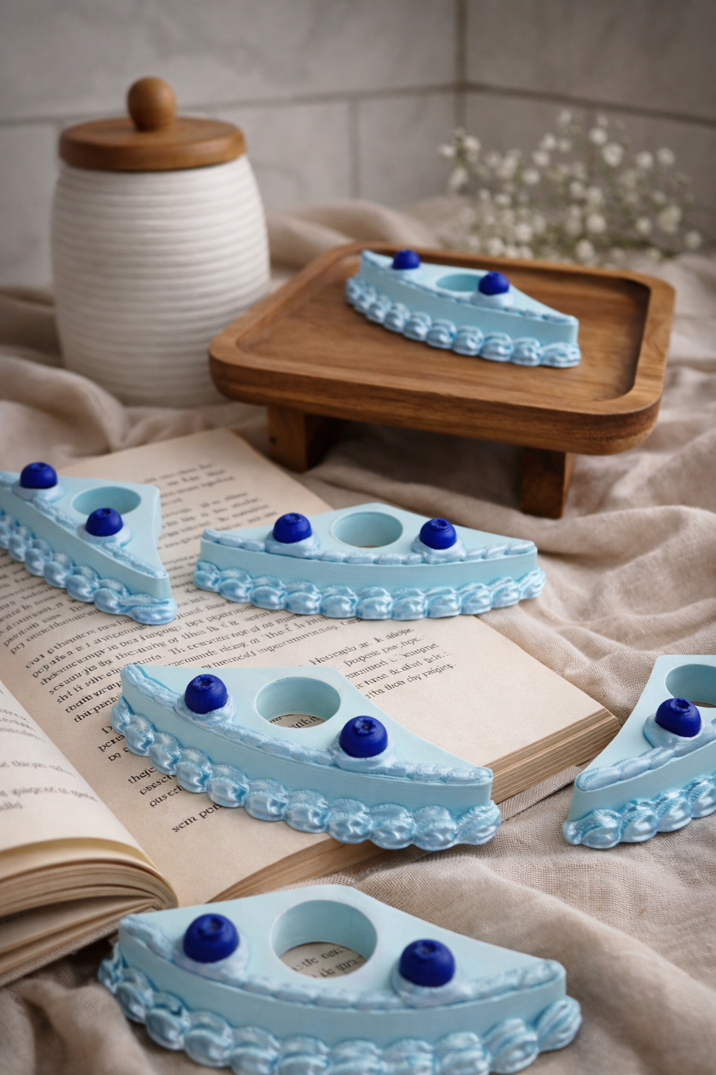 Cute Blueberry Cake Page Holder | One-Handed Reading Clip | Book Lover Gift🫐🍰