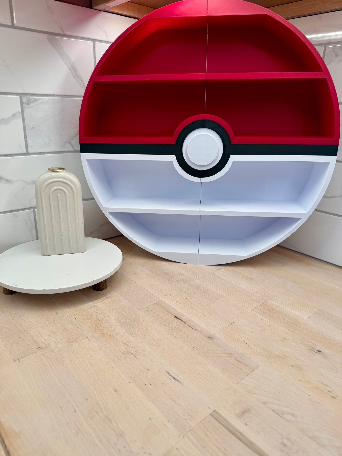 Pokéball Figure Display Shelf (Wall Mount )