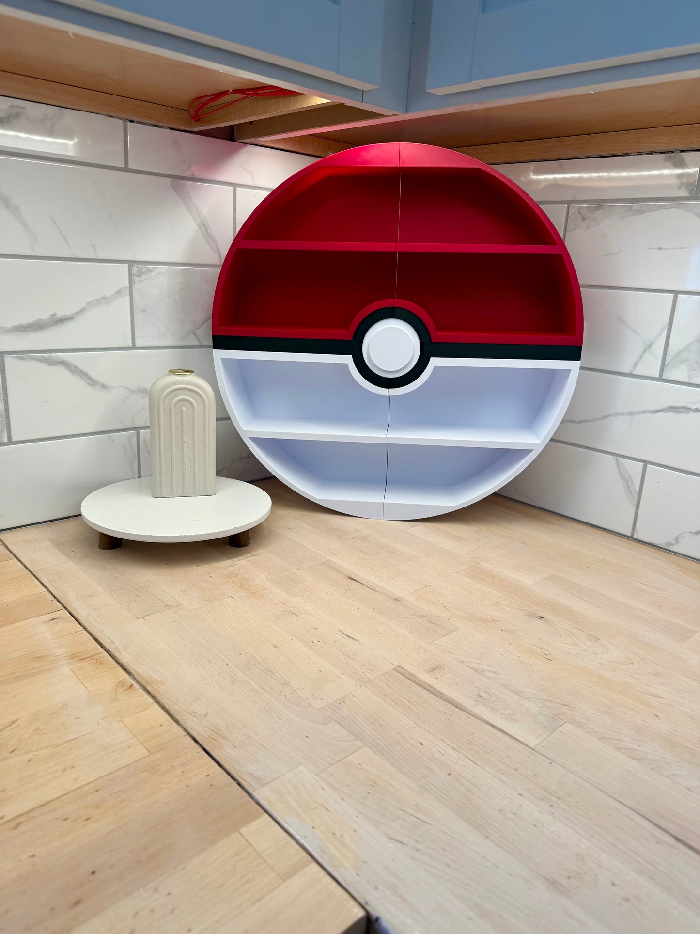 Pokéball Figure Display Shelf (Wall Mount )