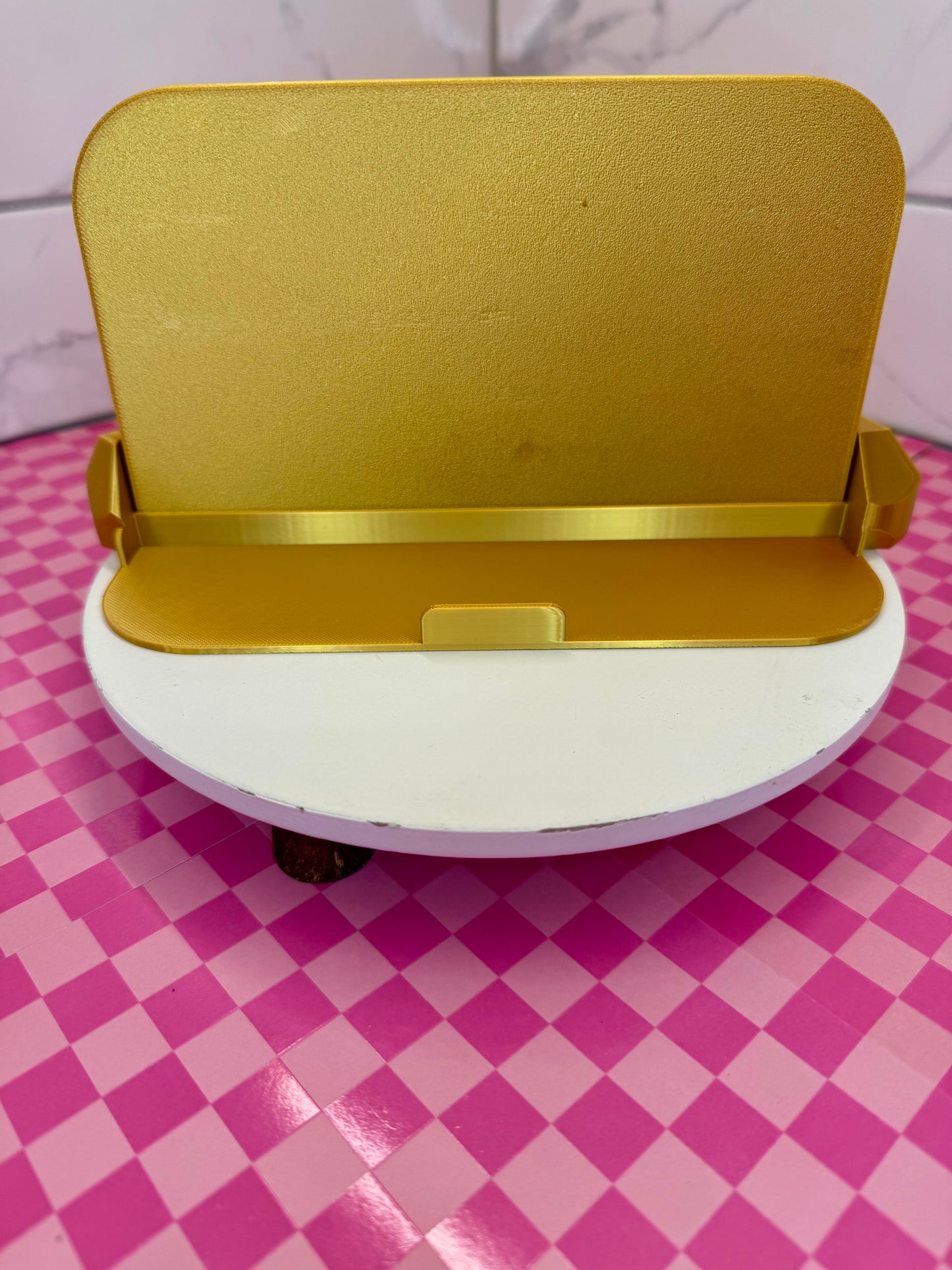 Shield-Inspired Switch Dock Stand| Aesthetic Game Setup Holder