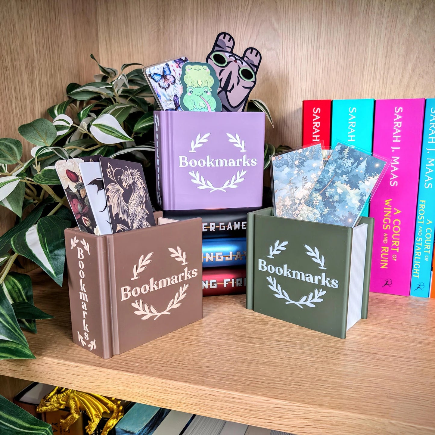 Bookmark Holder, Gifts for Readers, Book Accessories, Booktok, Bookish, Bookshelf Decor, Bookmarks, Book Lover Gift Her, Desk Pen Holder