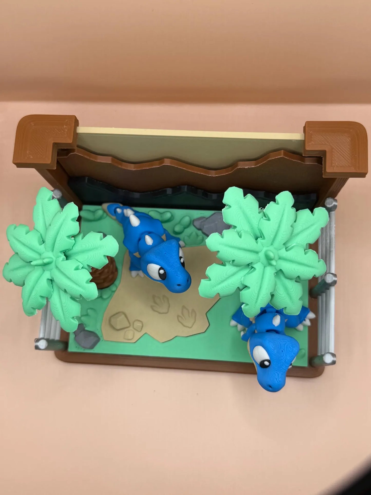 Jiggle Pet Dino Park Playset – Articulated Dinosaur Figures with Mini Terrain Display, 3D Printed Sensory Toy, Desk Decor Gift